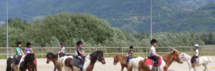 Ecole d'équitation Poussins - Centre Equestre Montfort - Crolles